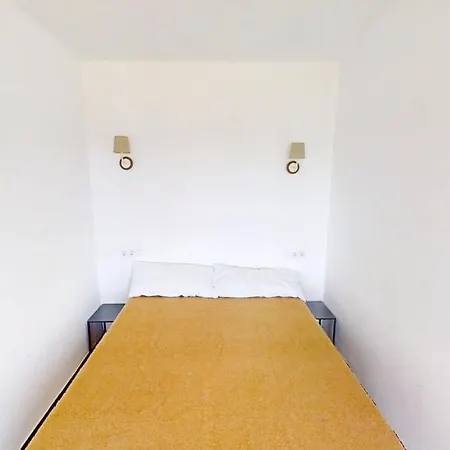 Residencia 13 Apartment