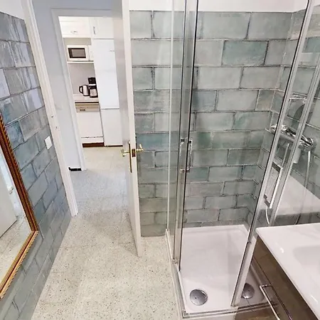 Residencia 13 아파트 *